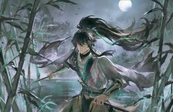  1boy arm_armor black_hair cloak closed_mouth commentary duetrofl english_commentary green_ribbon hair_between_eyes hair_ribbon highres holding holding_sword holding_weapon long_hair male_focus ponytail qiuyuan_(wuthering_waves) rain ribbon solo sword weapon white_cloak wuthering_waves 