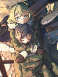  2girls ahoge baronilu black_gloves black_hair blonde_hair blue_eyes blush chito_(shoujo_shuumatsu_ryokou) closed_eyes coat fur-trimmed_coat fur_trim gloves highres hug hug_from_behind long_sleeves multiple_girls short_hair shoujo_shuumatsu_ryokou smile yuuri_(shoujo_shuumatsu_ryokou) 