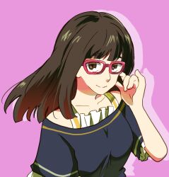  1girl adjusting_eyewear blue_shirt brown_eyes brown_hair classicaloid closed_mouth collarbone commentary_request glasses highres koko_a_tarutarusousu long_hair looking_at_viewer pink-framed_eyewear pink_background shirt short_sleeves simple_background smile solo upper_body uzuki_(classicaloid) 
