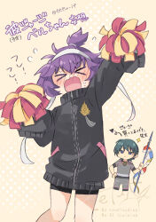  >_< 1boy 1girl alternate_costume alternate_hairstyle arm_up arrow_(symbol) bernadetta_von_varley black_shoes blush closed_mouth commentary_request cowboy_shot fire_emblem fire_emblem:_three_houses fire_emblem_warriors:_three_hopes green_hair grey_shirt grey_shorts headband highres holding holding_polearm holding_weapon looking_at_viewer male_byleth_(fire_emblem) official_alternate_hairstyle open_mouth polearm pom_pom_(cheerleading) shirt shoes shorts simple_background sleeves_past_fingers sleeves_past_wrists spear tefutene topknot translation_request weapon white_background white_headband 