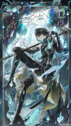  1boy absurdres black_boots black_gloves black_hair black_hood black_pants black_shirt boots chinese_commentary commentary_request elbow_gloves fengjian_yuzhi full_body gloves green_eyes heterochromia highres hitodama holding holding_lantern holding_polearm holding_weapon jingran_(wuthering_waves) knee_boots lantern long_hair looking_at_viewer male_focus pants polearm projected_inset shirt smile tacet_mark_(wuthering_waves) weapon wuthering_waves yellow_eyes 