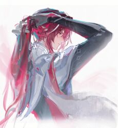  1boy absurdres bishounen black_shirt closed_mouth collared_shirt commentary cropped_torso from_behind genshin_impact highres layered_sleeves long_sleeves male_focus noy_(genshin_impact) parted_bangs ponytail profile red_eyes red_hair shirt short_over_long_sleeves short_sleeves solo tying_hair white_background white_shirt yuqiu777 
