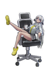 1girl absurdres alk_(4lk_uq) arknights arknights:_endfield bird_girl black_shorts blue_eyes blue_streaks blush chair coffee coffee_mug commentary crocs cup dark-skinned_female dark_skin dolphin_shorts english_commentary fiona_(arknights) highres holding holding_cup jacket legs long_hair long_sleeves looking_at_viewer mug multicolored_hair office_chair outstretched_leg shoes shorts simple_background smile solo steam streaked_hair swivel_chair very_long_hair white_background white_hair white_jacket yellow_shoes 