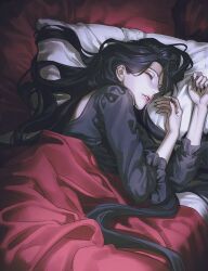  1girl black_hair black_nails black_shirt closed_eyes commentary eyelashes fingernails frilled_sleeves frills hair_spread_out head_on_pillow highres long_hair lying nail_polish nose on_bed on_side original parted_lips pillow pink_lips ranun_0 shirt sleeping sleepwear solo three-quarter_sleeves under_covers untranslatable_commentary very_long_hair 