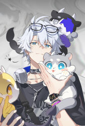  1boy alternate_costume animalization antenna_hair belt_collar black-framed_eyewear black_collar black_shirt blue_eyes bracelet character_name chimera_(honkai:_star_rail) closed_mouth collar commentary creature creature_on_head crossed_bangs earrings eyewear_on_head glasses glint grey_hair hair_between_eyes hand_up headphones headphones_around_neck hei_lang highres holding holding_creature honkai:_star_rail honkai_(series) jewelry looking_at_viewer male_focus multiple_bracelets necklace phainon_(flame_reaver)_(honkai:_star_rail) phainon_(honkai:_star_rail) phainon_(khaslana)_(honkai:_star_rail) phainon_(vigethos)_(honkai:_star_rail) shirt short_hair short_sleeves shoulder_strap smartwatch spikes star_(symbol) stud_earrings t-shirt upper_body watch watch yellow_pupils 