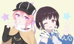  2girls black_hair blue_gem brown_cape brown_eyes cape commentary deerstalker detached_sleeves detec_bell detective fur_cape gem grey_background hat highres lapis_lazuline magical_girl mahou_shoujo_ikusei_keikaku mahou_shoujo_ikusei_keikaku_restart multiple_girls one_eye_closed pink_hair puffy_sleeves short_hair smile star_(symbol) star_symbol_background teepa untranslatable_commentary v violet_eyes 
