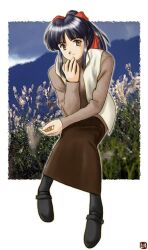  1990s_(style) 1girl bad_id black_boots black_hair boots border bow brown_eyes brown_skirt brown_sweater closed_mouth commentary_request field full_body hair_bow hana_(hana_mo_arashi_mo) long_hair long_skirt long_sleeves looking_at_viewer outside_border red_bow retro_artstyle sakura_taisen sakura_taisen_iii shinguuji_sakura sitting skirt smile solo sweater vest white_border white_vest 