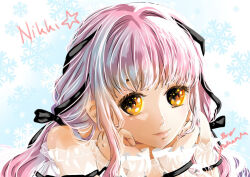  bare_shoulders black_bow black_ribbon blue_background bow brown_hair character_name closed_mouth commentary english_commentary eyelashes frilled_shirt frilled_sleeves frills hair_bow hair_ribbon hands_on_own_cheeks hands_on_own_face head_rest infinity_nikki leaning_forward lipstick long_hair long_sidelocks long_sleeves looking_at_viewer low_twintails makeup nikki_(nikki) nikki_(series) off-shoulder_shirt off_shoulder perfect_start_(infinity_nikki) pink_hair pink_lips puffy_long_sleeves puffy_sleeves ribbon see-through_clothes see-through_sleeves shirt sidelocks signature sleeves_past_wrists smile snowflake_background star_(symbol) tress_ribbon twintails wavy_hair white_shirt yukarin-hime 