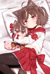  1girl absurdres ahoge anchor_hair_ornament animal_ears black_pantyhose brown_hair cat_ears cat_girl cat_tail character_doll closed_mouth doll expressionless fish_hair_ornament hair_ornament hairclip highres hugging_doll hugging_object indie_virtual_youtuber looking_at_viewer lying medium_hair miniskirt mocha-tan_(character) mole mole_under_eye multicolored_hair nanihatomoare on_bed on_side pantyhose parallel_hairclips pillow red_eyes red_sailor_collar red_skirt sailor_collar school_uniform second-party_source shirt sidelocks single_bare_shoulder single_off_shoulder skirt solo streaked_hair tail virtual_youtuber white_shirt white_streaks 