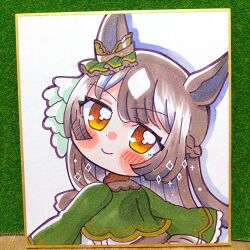 1girl absurdres animal_ears blush brown_hair chibi commentary_request from_behind green_shirt hatsune_(pumpkin_pie) head_tilt highres horse_ears horse_girl long_hair looking_at_viewer looking_back marker_(medium) orange_eyes photo_(medium) satono_diamond_(umamusume) shikishi shirt sidelocks solo traditional_media umamusume upper_body white_background 