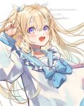  1girl :d arm_up blonde_hair blue_eyes grin hair_between_eyes half_updo happy highres long_hair long_sleeves multicolored_eyes open_mouth original san_mokmok05 shiny shiny_hair sleeve_cuffs smile solo upper_body 
