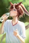  1girl absurdres animal_ears blue_eyes bottle brown_hair collarbone highres holding holding_bottle horse_ears horse_girl long_hair looking_at_viewer multicolored_hair open_mouth ponytail shirt short_sleeves solo streaked_hair t-shirt tiokun7 tokai_teio_(umamusume) umamusume water water_bottle white_hair 