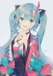  1girl absurdres aqua_eyes aqua_hair bangs commentary eru_daydream hair_between_eyes hatsune_miku highres japanese_clothes kimono long_hair magical_mirai_(vocaloid) magical_mirai_miku magical_mirai_miku_(2020_summer) multicolored_hair pink_hair smile solo twintails two-tone_hair upper_body vocaloid 