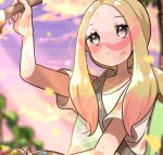  1girl absurdres blonde_hair blurry blurry_background closed_mouth commentary_request fingernails grey_eyes highres holding holding_brush holding_palette kurumiya_(krmy_p) lillie_(pokemon) long_hair looking_at_object outdoors palette_(object) pokemon purple_sky sharp_fingernails shiny shiny_hair short_sleeves solo twilight upper_body 