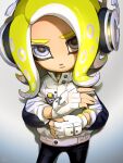  1boy absurdres black_pants blonde_hair blue_eyes closed_mouth fingerless_gloves gloves head_tilt headphones highres jacket looking_at_viewer octoling otoboke-san otoko_no_ko pants signature solo splatoon_(series) splatoon_3 standing white_background white_gloves white_jacket 