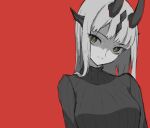  1girl arknights bangs black_sweater breasts closed_mouth dragon_horns green_eyes head_tilt horns isene large_breasts limited_palette long_hair looking_at_viewer one-hour_drawing_challenge red_background reed_(arknights) shaded_face simple_background solo sweater upper_body 