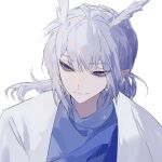  1boy bishounen cape evil_smile grey_hair highres light_smile looking_to_the_side male_focus mimizuku_(sky:_children_of_the_light) pointy_hair ponytail sideways_glance sky:_children_of_the_light smile solo upper_body violet_eyes white_background white_hair xiaochuan562 