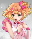  1girl blonde_hair bow brown_hair detached_sleeves freyja_wion green_eyes grey_background hair_bow hair_ornament heart heart_hair_ornament holding holding_microphone looking_at_viewer macross macross_delta medium_hair microphone multicolored_hair music one_side_up open_mouth red_bow singing solo sparkle two-tone_hair upper_body white_sleeves yoshimi_(ysm_8883377) 