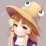  1girl bangs blonde_hair brown_background brown_headwear closed_mouth grey_background looking_at_viewer megamausu moriya_suwako parted_bangs short_hair sidelocks simple_background smile solo touhou upper_body yellow_eyes 