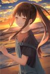  1girl absurdres bangs beach black_hair blurry blurry_background blush closed_eyes clouds cloudy_sky collarbone commentary_request cowboy_shot from_side fujizarashi highres horizon inoue_takina long_hair lycoris_recoil ocean off_shoulder orange_sky ponytail shirt short_sleeves sidelocks sky smile solo sunset teeth 