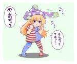  1girl american_flag_dress berusuke_(beru_no_su) blonde_hair chibi clenched_hands clownpiece fighting_stance green_background hat jester_cap long_hair open_mouth shadow short_sleeves solo speech_bubble touhou violet_eyes white_background 