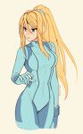  1girl artist_name bangs blonde_hair blue_bodysuit blue_eyes bodysuit breasts closed_mouth commentary english_commentary hair_between_eyes highres lips long_hair looking_away metroid oxcoxa ponytail samus_aran sidelocks simple_background skin_tight solo standing yellow_background 