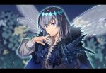  1boy blue_eyes bob_cut claws coat fairy_wings fate/grand_order fate_(series) fur_collar grey_hair highres looking_at_viewer oberon_(fate) smile solo upper_body wings yakiniku9 