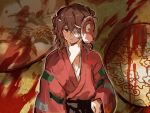  1other :/ ametsukana_yago androgynous arm_out_of_sleeve blood blood_stain brown_hair brown_hakama closed_eyes commentary_request hakama hand_on_hip hand_on_own_chin hemo_(hemoroda) hyottoko_mask japanese_clothes kimono len&#039;en long_hair long_sleeves mask mask_on_head red_eyes red_kimono solo upper_body 