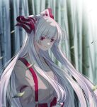 1girl bamboo bamboo_forest bow closed_mouth collared_shirt commentary_request falling_leaves forest fujiwara_no_mokou grey_shirt hair_bow highres juliet_sleeves leaf long_hair long_sleeves looking_at_viewer mokoiscat nature puffy_sleeves red_bow red_eyes shirt signature smile solo touhou upper_body white_bow white_hair 