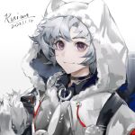  1boy absurdres arknights backpack bag black_gloves coat collar dated gloves grey_hair highres hood hood_up hooded_coat infection_monitor_(arknights) looking_at_viewer male_focus qanipalaat_(arknights) ruian476 short_hair signature simple_background smile solo upper_body violet_eyes white_background white_coat 