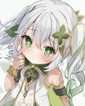  1girl bracelet closed_mouth genshin_impact gradient_hair green_eyes green_hair hair_ornament highres jewelry looking_at_viewer maruro multicolored_hair nahida_(genshin_impact) side_ponytail simple_background solo upper_body white_background white_hair 