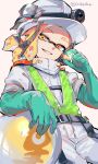  1boy badge gloves golden_egg green_gloves grin helmet high-visibility_vest highres holding inkling inkling_boy jinkobanana looking_at_viewer male_focus orange_eyes orange_hair pointy_ears rubber_gloves salmon_run_(splatoon) simple_background smile solo sparkle splatoon_(series) splatoon_3 tentacle_hair twitter_username 