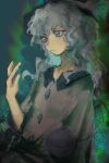  1girl bangs black_headwear buttons chinese_commentary closed_mouth collared_shirt commentary_request curly_hair diamond_button frown goushengleftover green_eyes grey_hair grey_shirt hand_up hat highres komeiji_koishi long_hair shirt solo third_eye touhou upper_body 
