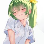  1girl blush bow closed_eyes closed_mouth collared_shirt commentary_request cookie_(touhou) daiyousei diyusi_(cookie) green_hair hair_between_eyes hair_bow head_tilt highres nicoseiga_26860373 ponytail shirt short_sleeves simple_background solo touhou upper_body white_background white_shirt yellow_bow 