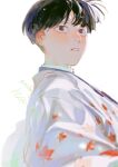  1boy bangs black_hair coat haori highres japanese_clothes kageyama_shigeo kimono leaf leaf_print looking_away looking_to_the_side male_focus maple_leaf mob_psycho_100 ruilibing short_hair signature simple_background solo twitter_username upper_body violet_eyes white_background white_coat 