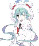  1girl animal_hands ao_(mintz) blue_archive bow closed_mouth coat fur-trimmed_coat fur_trim gloves green_eyes green_hair halo hat hat_bow hood hood_up hooded_coat long_hair looking_at_viewer momiji_(blue_archive) paw_gloves red_bow simple_background solo upper_body white_background white_coat white_gloves 