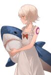  1girl absurdres bare_shoulders breasts dress fate/apocrypha fate/grand_order fate_(series) green_eyes highres holding holding_stuffed_toy ikea_shark jack_the_ripper_(fate/apocrypha) looking_to_the_side scar scar_on_cheek scar_on_face short_hair shoulder_tattoo sleeveless sleeveless_dress small_breasts solo stuffed_animal stuffed_shark stuffed_toy tattoo white_dress zuraa_(naunau_seijin) 