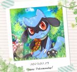  :t basket closed_mouth clouds commentary_request dated day eating food food_on_face grass holding holding_food looking_at_viewer no_humans outdoors pokemon pokemon_(creature) red_eyes riolu sandwich sitting sky solo yan_(sakura_mocchi) 