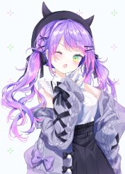  1girl ;d absurdres black_hat black_horns black_skirt bow cardigan collared_shirt commentary cowboy_shot fang fuinagi_(huyuu_mm) green_eyes green_nails grey_cardigan hair_ornament hairclip hand_on_own_hip hand_up hat highres hololive horns long_sleeves looking_at_viewer multicolored_hair multicolored_nails nail_polish off_shoulder one_eye_closed open_cardigan open_clothes open_mouth parallel_hairclips parted_bangs pink_hair pink_nails purple_bow purple_hair shirt simple_background skirt sleeveless sleeveless_shirt sleeves_past_wrists smile solo sparkle streaked_hair tokoyami_towa twintails two-tone_hair v virtual_youtuber white_background white_shirt x_hair_ornament 