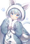  1girl animal_hood bangs blue_eyes blue_hair cape cat_girl cat_tail fur-trimmed_cape fur-trimmed_hood fur-trimmed_sleeves fur_trim highres hood hood_up long_sleeves looking_at_viewer monster_hunter:_world monster_hunter_(series) open_mouth original short_hair tail tobi-kadachi_(armor) topia white_background wide_sleeves 