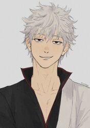  1boy gintama hair_between_eyes high_collar highres japanese_clothes kimono looking_at_viewer male_focus sakata_gintoki short_hair simple_background smile solo thesameeyekiwi upper_body white_background white_hair 