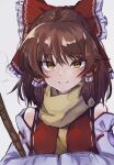  1girl bow brown_eyes brown_hair closed_mouth detached_sleeves grey_background hair_bow hair_tubes hakurei_reimu looking_at_viewer nari_(bikkii) red_bow ribbon-trimmed_sleeves ribbon_trim scarf sidelocks simple_background smile solo touhou upper_body yellow_scarf 