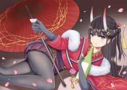  1girl absurdres azur_lane black_gloves black_hair bottle commentary_request elbow_gloves falling_petals feather_boa feet_out_of_frame gloves hair_ornament hair_stick highres holding holding_bottle horns japanese_clothes kimono long_hair long_sleeves looking_at_viewer lying noshiro_(azur_lane) noshiro_(uncharted_festival_grounds?)_(azur_lane) official_alternate_costume oil-paper_umbrella on_side petals pink_petals red_kimono serininjin solo umbrella very_long_hair violet_eyes wide_sleeves 