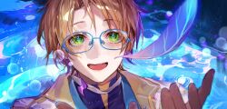  1boy :d air_bubble blonde_hair blue-framed_eyewear blue_feathers blue_shirt bubble earrings ensemble_stars! falling_feathers feathers glasses gloves green_eyes hand_up highres jacket jewelry kkuekkue_(chifer1958) korean_commentary looking_at_viewer male_focus open_mouth portrait reflection shirt short_hair smile solo teeth water white_jacket yuuki_makoto_(ensemble_stars!) 