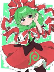  1girl black_thighhighs blunt_bangs blush brown_shirt closed_mouth commentary frills green_background green_eyes green_hair hand_in_own_hair highres kagiyama_hina large_ribbon looking_at_viewer red_skirt shirt short_sleeves signature skirt smile soesoe300 solo thigh-highs touhou zettai_ryouiki 
