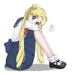  1girl bishoujo_senshi_sailor_moon black_footwear blonde_hair blue_eyes blue_sailor_collar blue_skirt blush bow double_bun hair_bun highres juuban_middle_school_uniform long_hair long_sleeves looking_at_viewer mary_janes parted_bangs pleated_skirt qrnqhh red_bow sailor_collar school_uniform serafuku shirt shoes skirt smile socks solo tsukino_usagi twintails white_shirt 