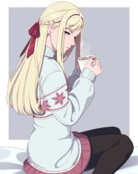  1girl black_pants blonde_hair border braid christmas_sweater closed_mouth crown_braid cup enelous feet_out_of_frame food gigi_andalusia green_eyes grey_background gundam gundam_hathaway's_flash hair_ribbon highres holding holding_cup hot_chocolate kneeling long_hair marshmallow nail_polish pants red_nails red_ribbon ribbon sidelocks solo steaming_cup straight_hair sweater turtleneck turtleneck_sweater white_border white_sweater 