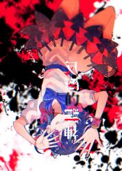  1girl black_hair bow commentary_request cone_horns dress grey_horns grin highres horns itomugi-kun kijin_seija looking_at_viewer multicolored_hair red_eyes red_hair short_hair short_sleeves small_horns smile solo streaked_hair touhou translation_request upside-down white_hair 