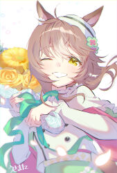  1girl animal_ears blush bouquet bow brown_hair clover_hair_ornament commentary ears_through_headwear fine_motion_(umamusume) flower green_bow green_ribbon green_skirt hair_between_eyes hair_ornament hat highres holding holding_bouquet horse_ears horse_girl horse_tail jacket long_hair long_sleeves looking_at_viewer multicolored_hair one_eye_closed open_mouth pink_shawl ribbon shawl skirt smile solo symbol-only_commentary tail umamusume usamata_nozomi white_hair white_jacket yellow_eyes 