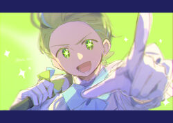  1boy :d blue_bow blue_bowtie bow bowtie cilan_(pokemon) commentary_request gloves green_background green_eyes green_hair holding holding_microphone letterboxed long_sleeves looking_at_viewer male_focus microphone open_mouth pointing pokemon pokemon_bw portrait serizawa_serizane shirt short_hair smile solo sparkling_eyes v-shaped_eyebrows white_gloves white_shirt 